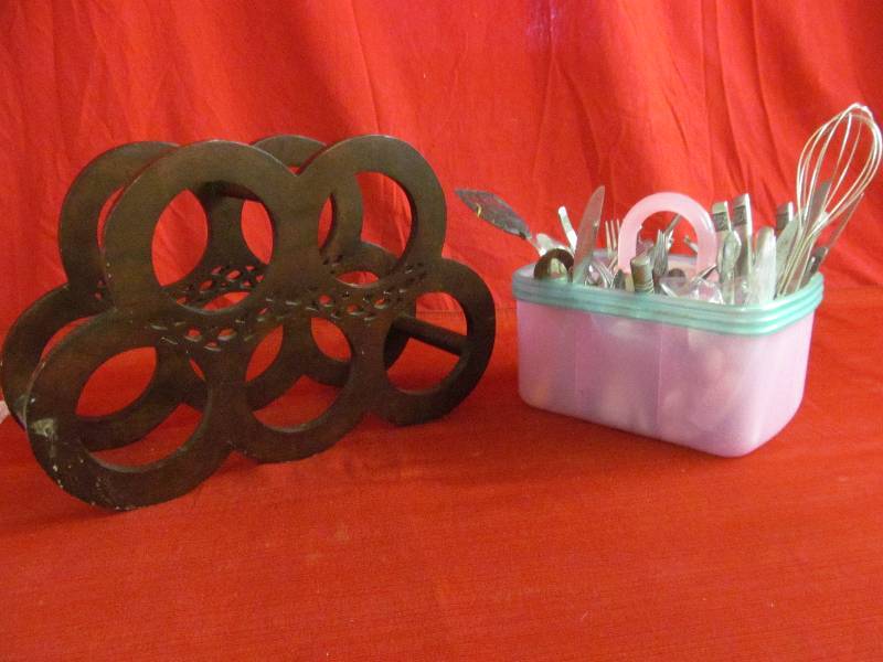 lot 38 image: flatware