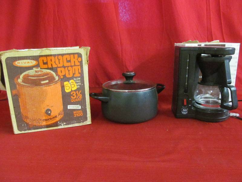lot 40 image: crock pot, coffee maker, chef pot