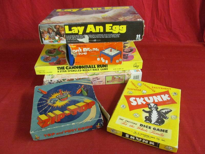 lot 89 image: vintage games