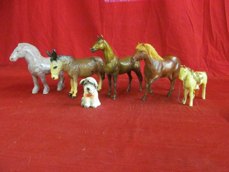 lot 112 image: collectible toys