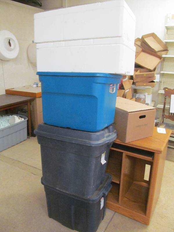 lot 126 image: storage totes