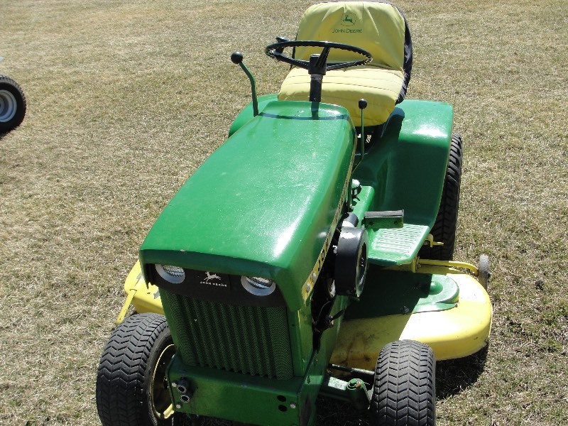 JOHN DEERE 140 GARDEN TRACTOR