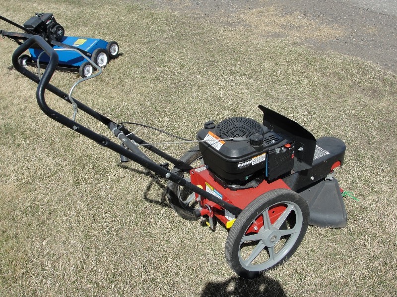 SWISHER TRIM MOWER TRIMMER