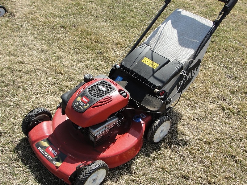 TORO SELF PROPELLED MULCHER  BAGGER