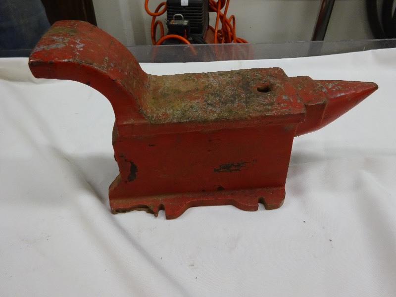Anvil 13 14 wide 7 12 High 8 14 x 5  Base