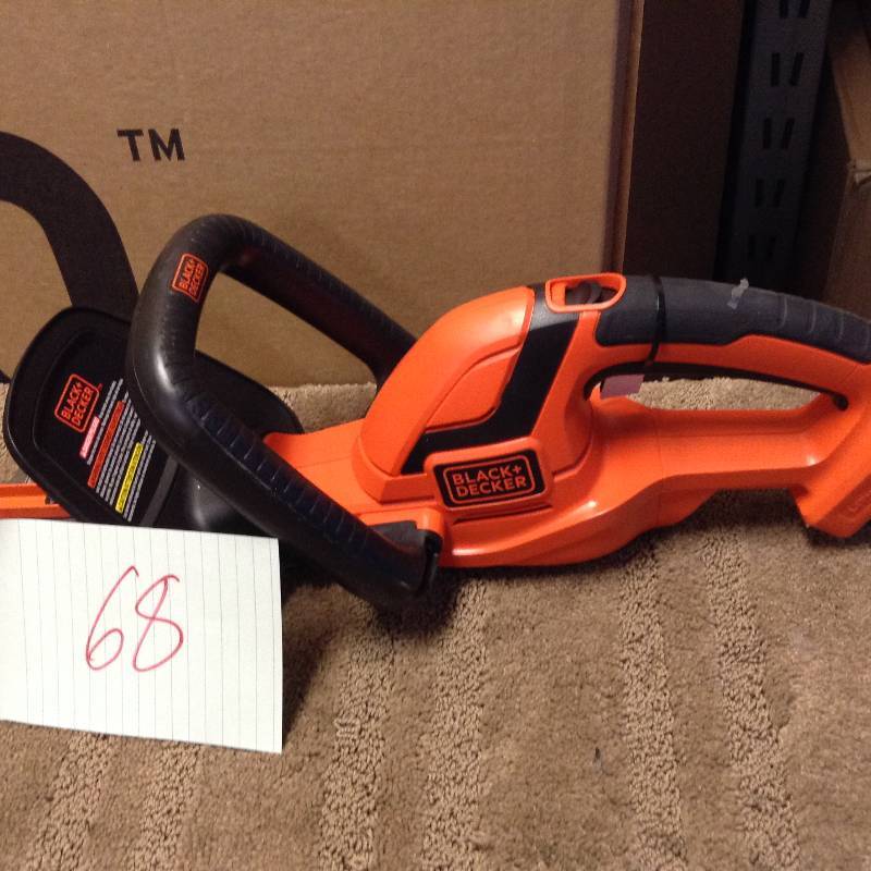 lot 68 image: Black and Decker 24 in. 40-Volt Lithium-ion Electric Cordless Hedge Trimmer