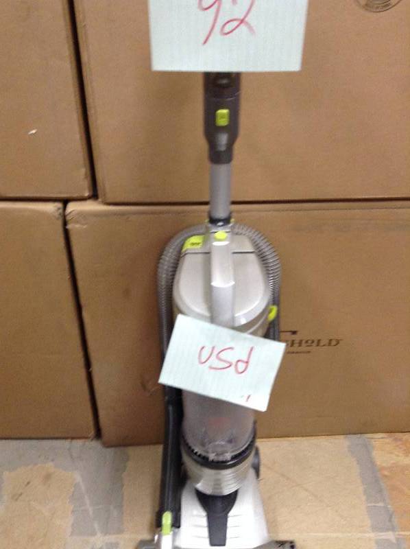 lot 92 image: Hoover Air Lite Vacuum used in working condition