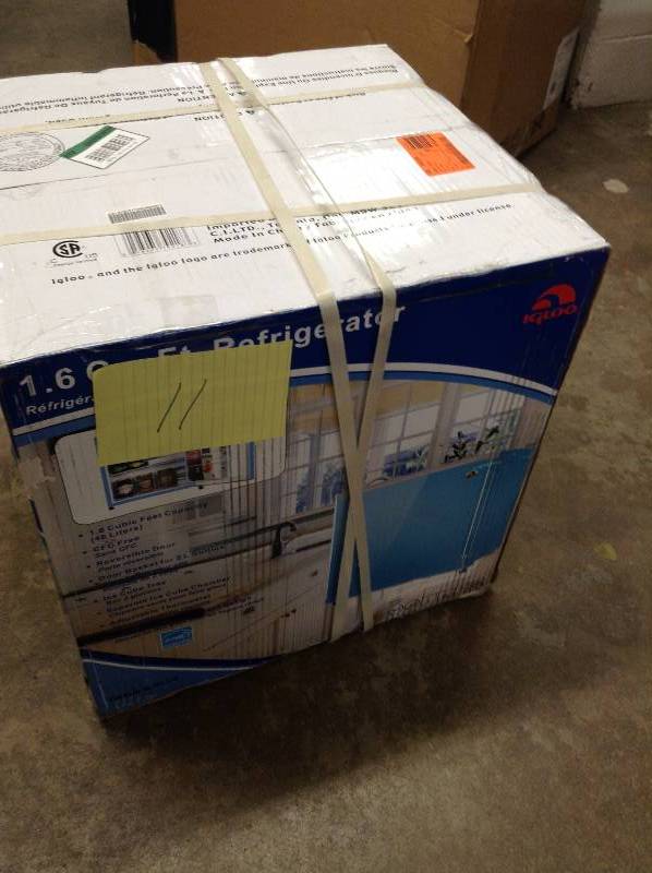 Igloo 1.6 cu. ft. Mini Refrigerator in Blue