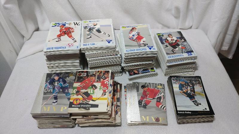 Hockey Cards Approx 800