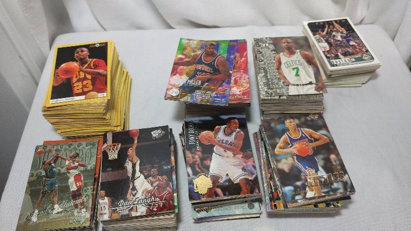 Basketball Cards Approx 850