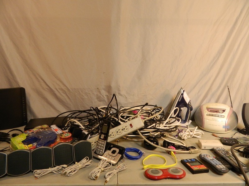lot 105 image: Assorted Electronics
