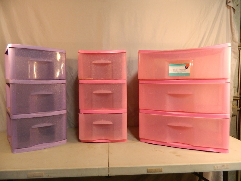 lot 110 image: 3 Assorted 3 Drawer Organizers