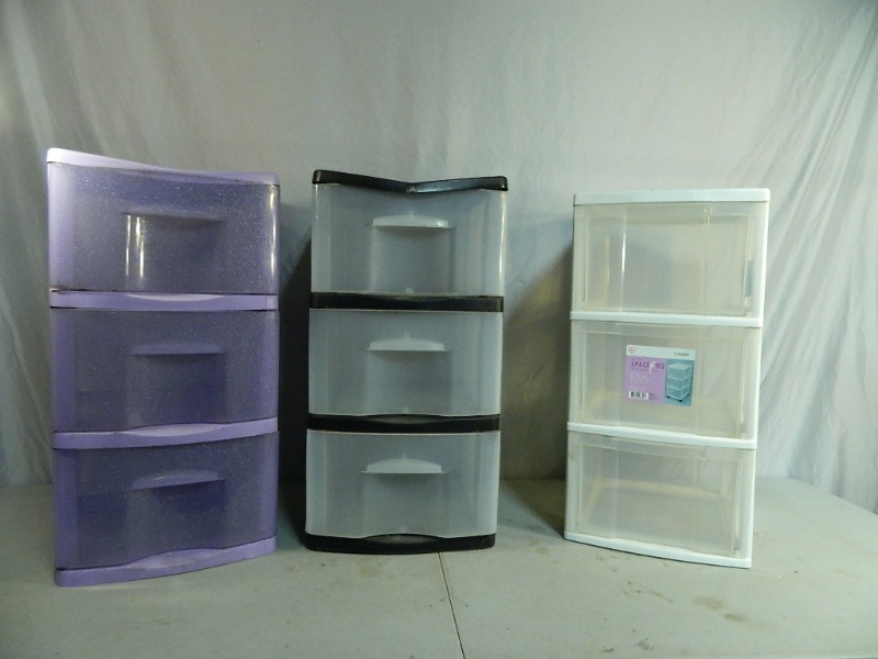 lot 144 image: 3 Organizers