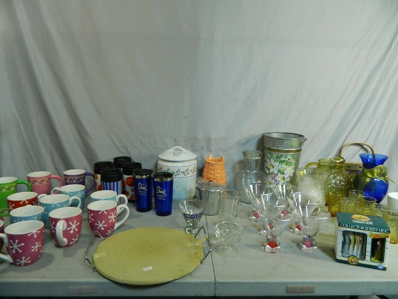 lot 152 image: Kitchen Items