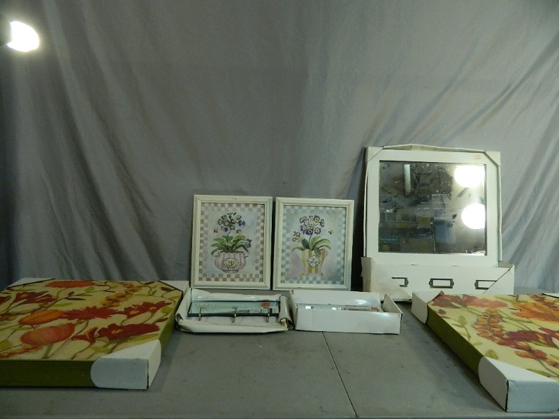lot 154 image: New Decor and More