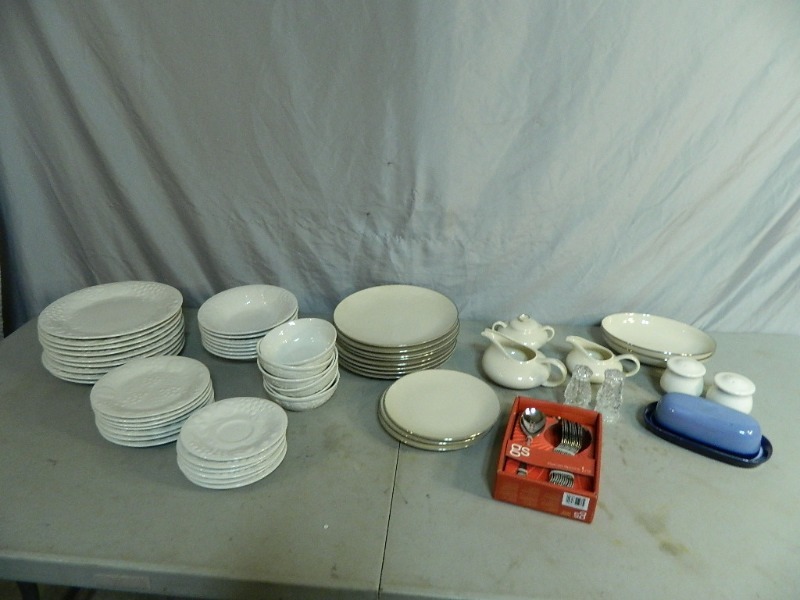 lot 164 image: Dish Set, China, and More