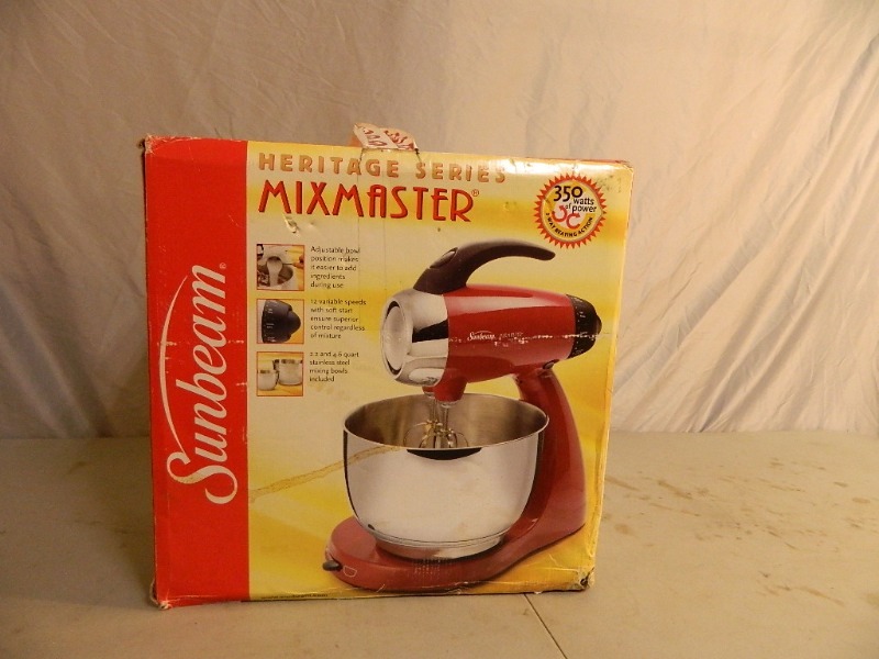 lot 5 image: New Sunbeam Stand Mixer