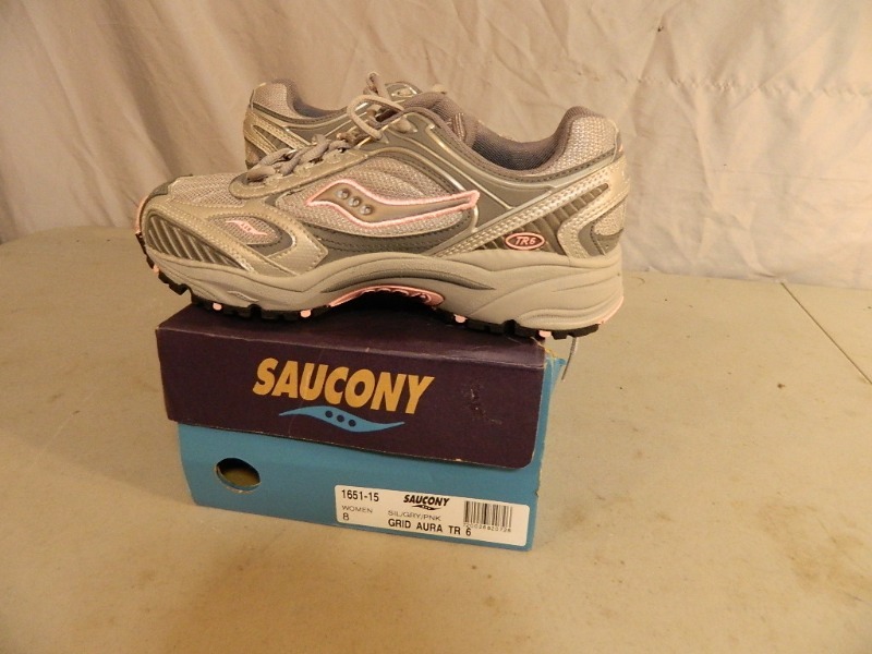 lot 24 image: New Womens Saucony Tennis Shoes