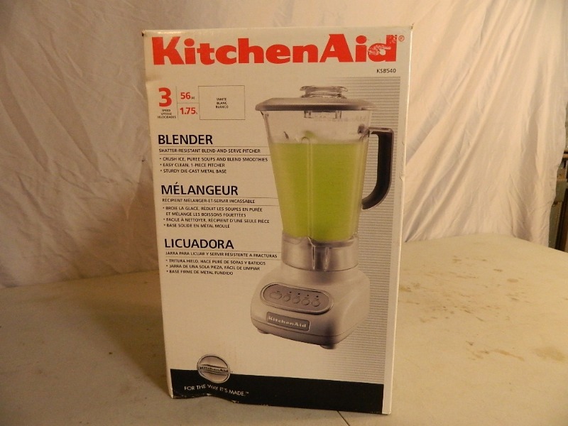 lot 27 image: New KichenAid Blender