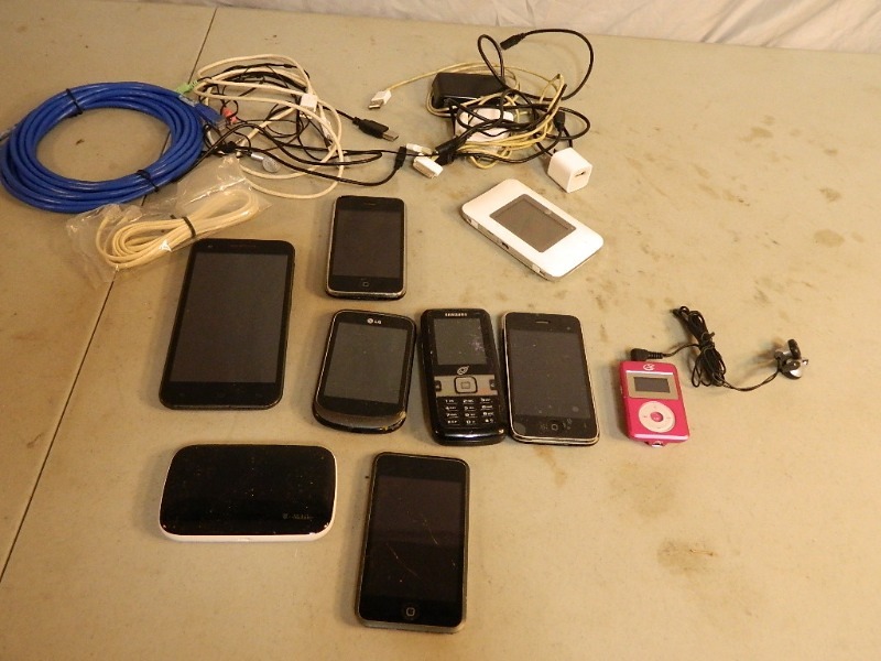 lot 74 image: Cellphones, Ipod, and More