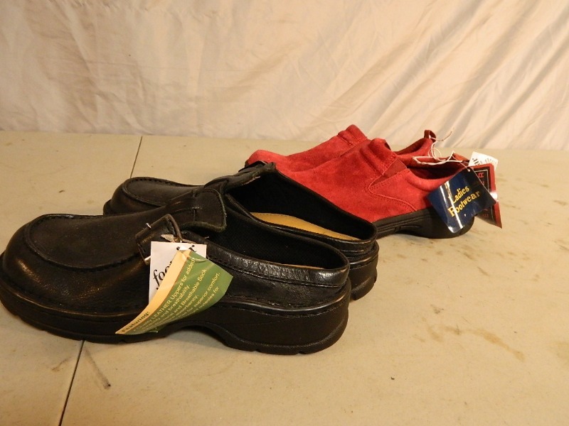 lot 79 image: 2 New Pair of Womens Shoes