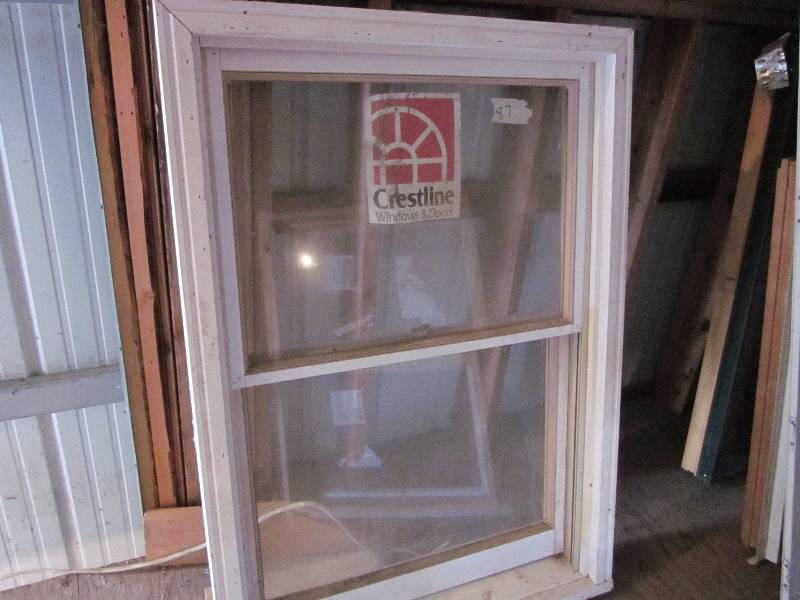 lot 200 image: 2 Windows