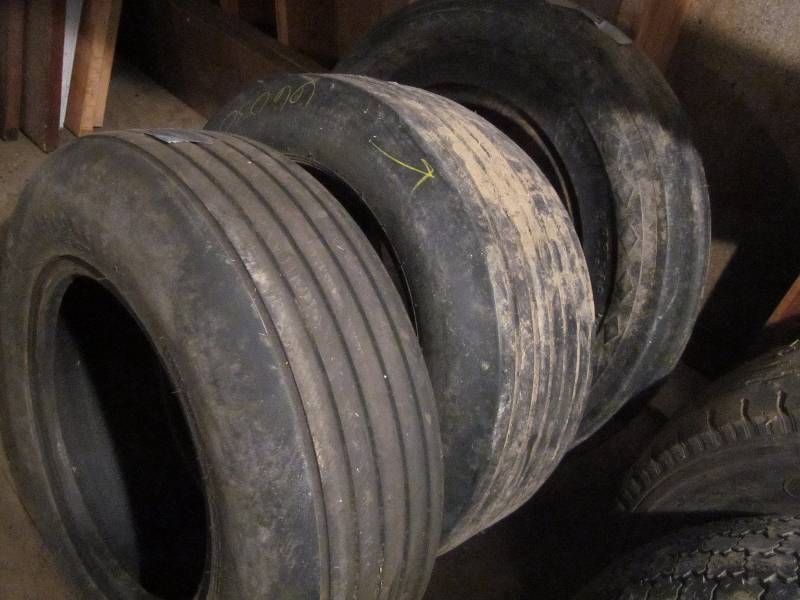 lot 204 image: 3 Implement Tires