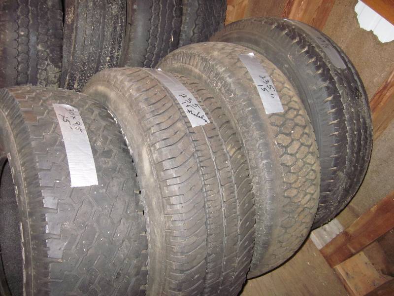 lot 208 image: 4 Tires
