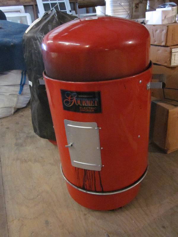 lot 210 image: Brinkmann Gourmet Smoker