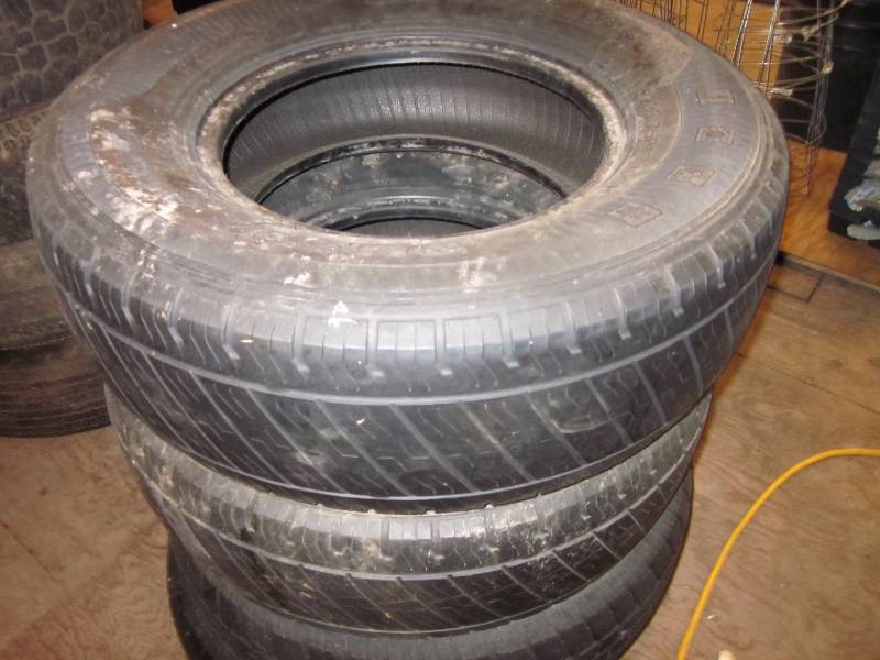 lot 212 image: 4 Tires