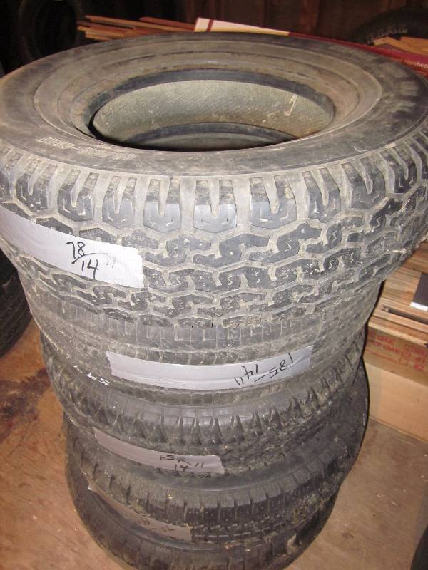 lot 216 image: 4 - 14 Tires