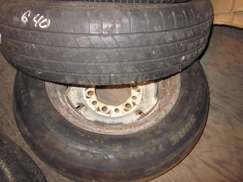lot 217 image: 5 Tires & 3 Rims
