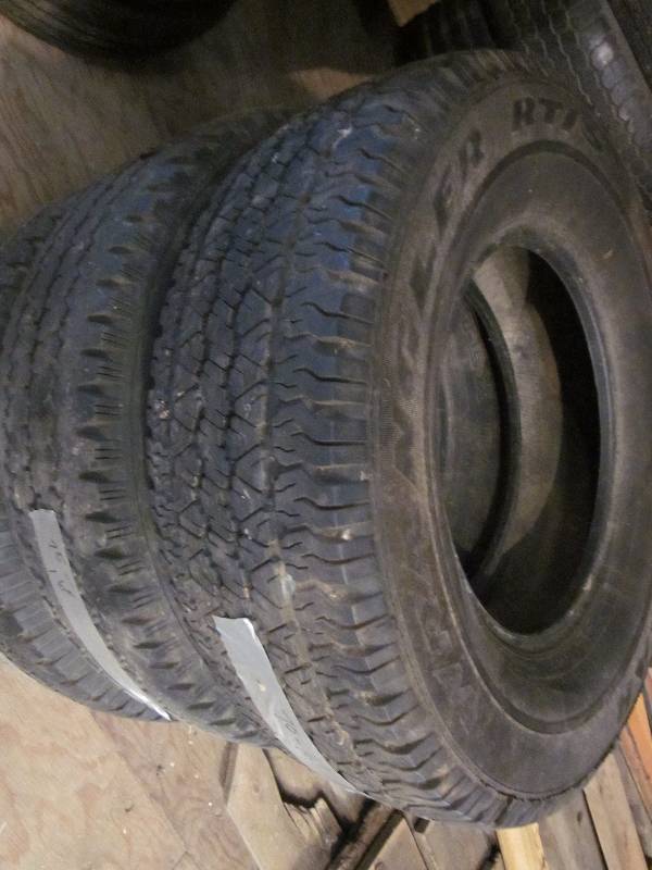 lot 218 image: 3 - 16 Tires