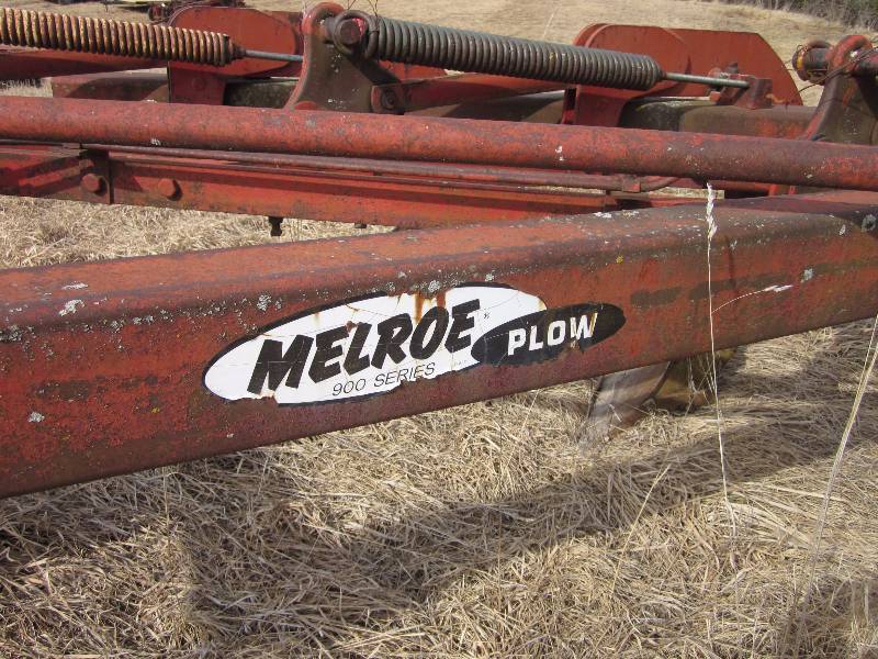 lot 18 image: Melrose 5-16 Plow