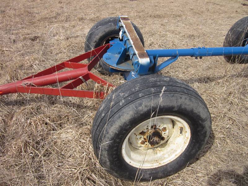 lot 16 image: 10 Ton Running Gear With Floatation Tires