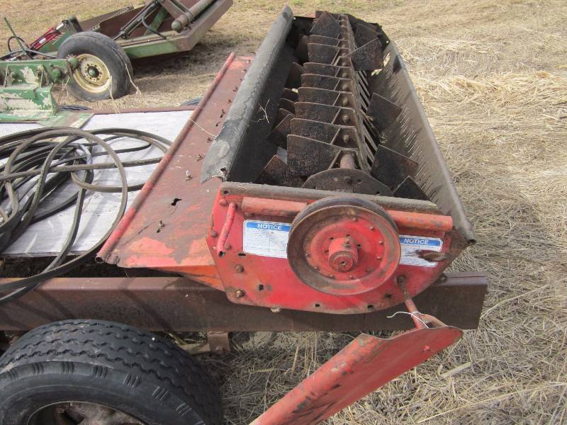 lot 23 image: 6 ft Combine Straw Chopper