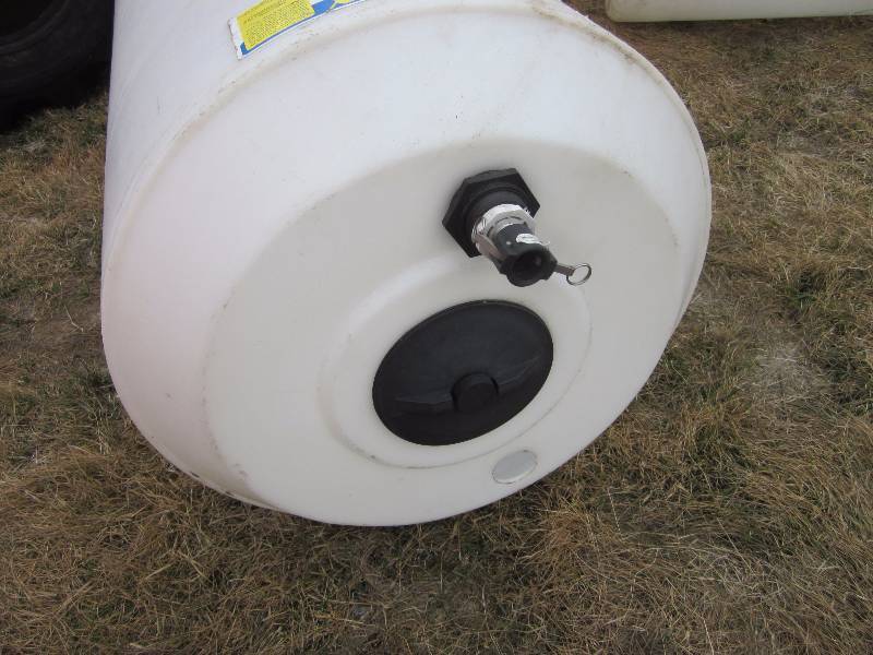 lot 36 image: 300 Gallon Water Tank
