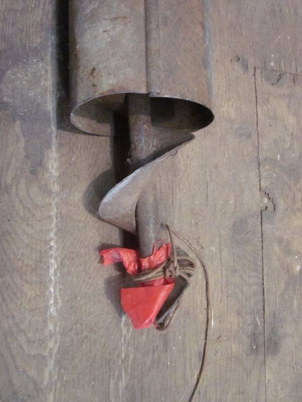 lot 103 image: 16 ft Auger