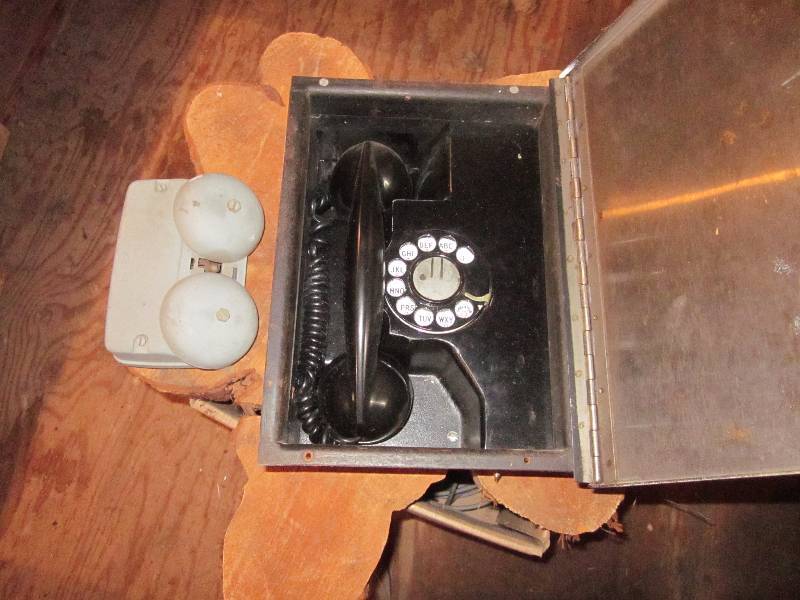 lot 253 image: Vintage Telephone, Bell, Stump Cross Cut, & Telephone Wire