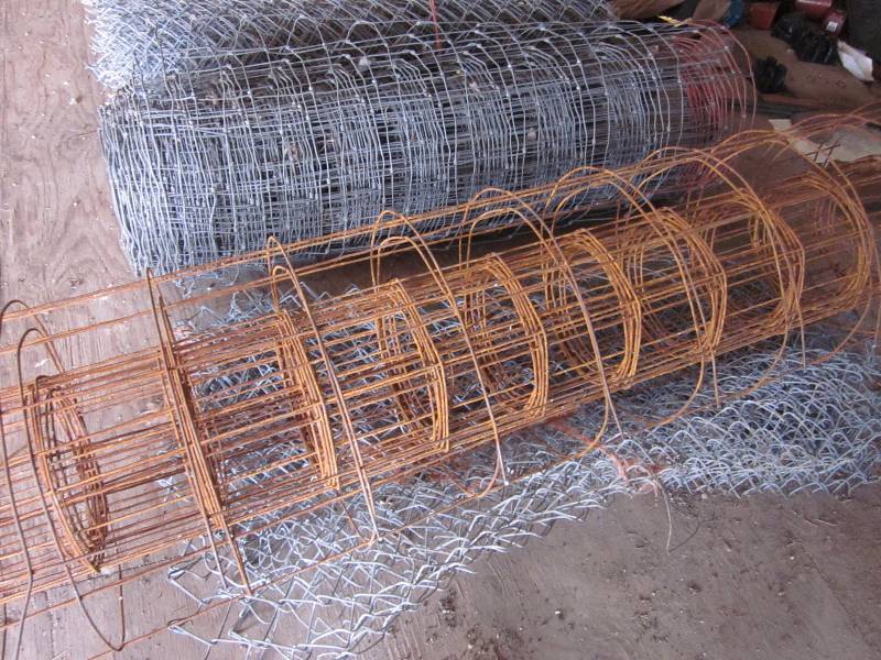 lot 259 image: Chain Link Fencing & Roll of Mesh Fencing