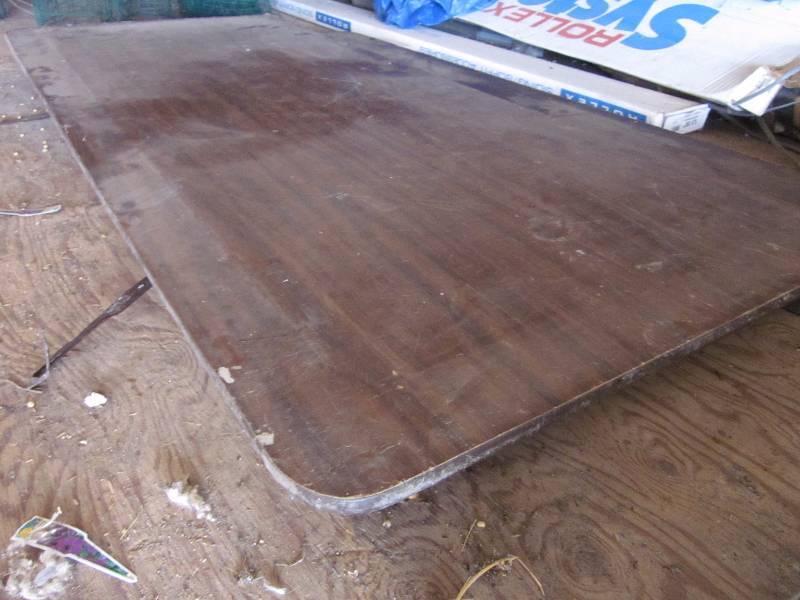 lot 260 image: 2 - 6 Folding Tables