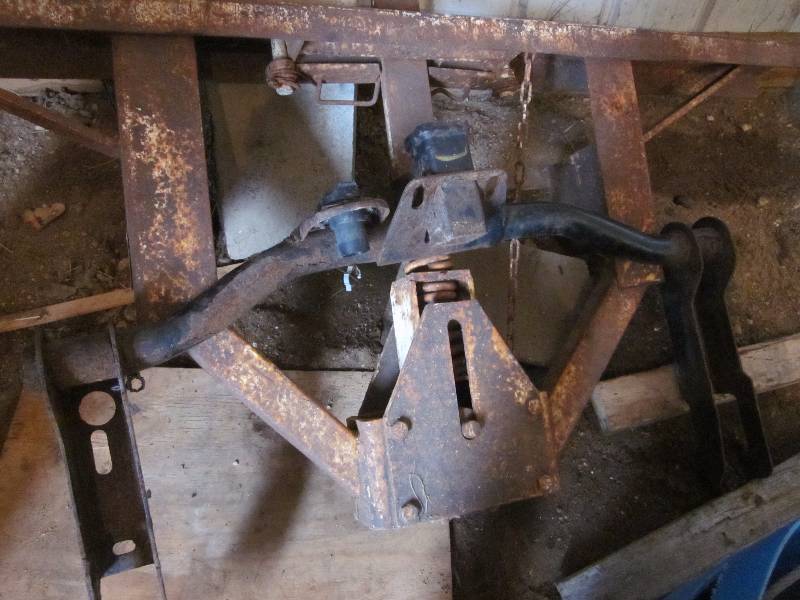 lot 81 image: 2 Receiver Hitches