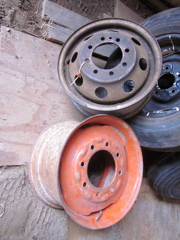 lot 82 image: Lot of Tires & Rims
