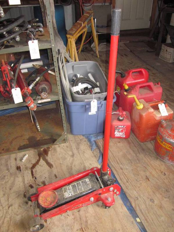 lot 86 image: 3 Ton Jack