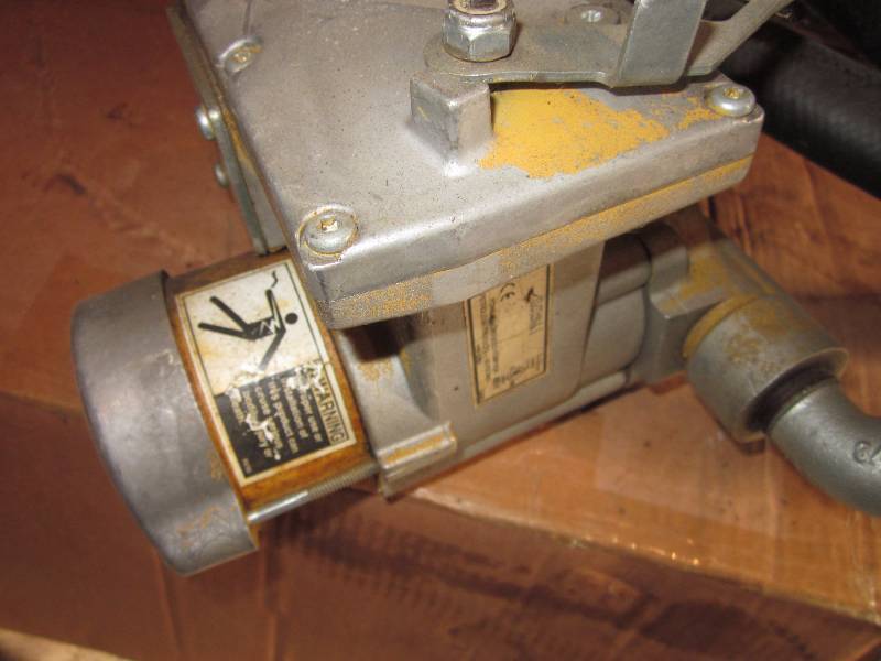 lot 110 image: 12 Volt Fuel Pump