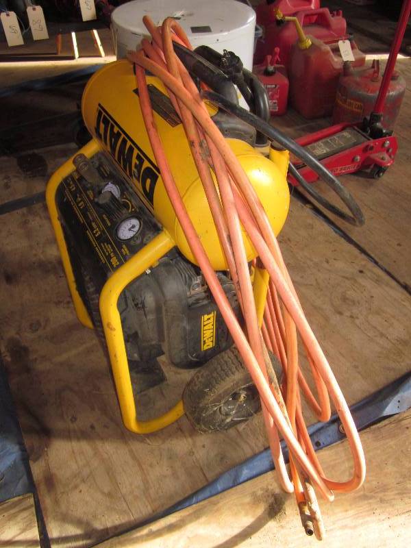 lot 112 image: Dewalt 200PSI Air Compressor & Hose