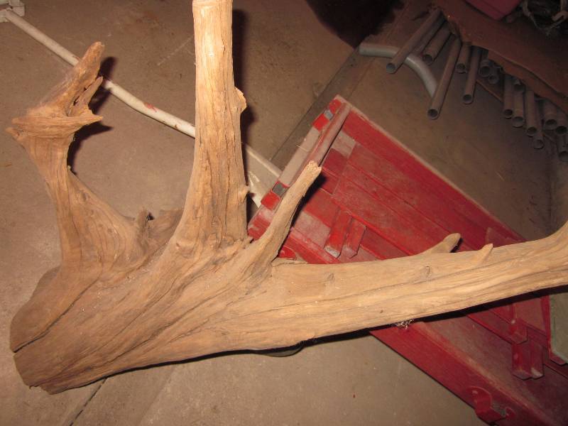 lot 128 image: Wagon & 2 Pieces of Driftwood