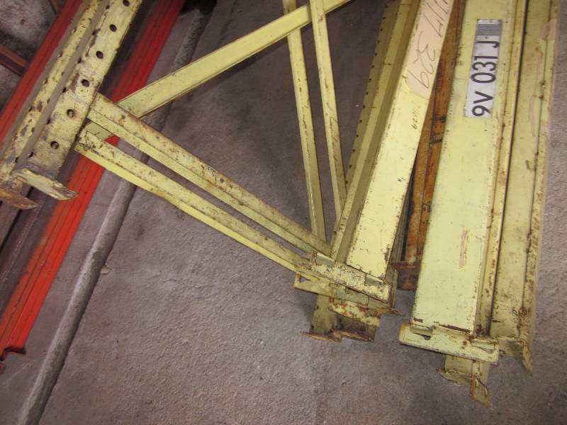 lot 133 image: Pallet Racking