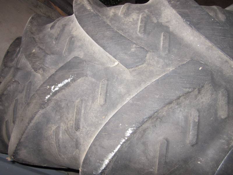 lot 188 image: Tractor Tire