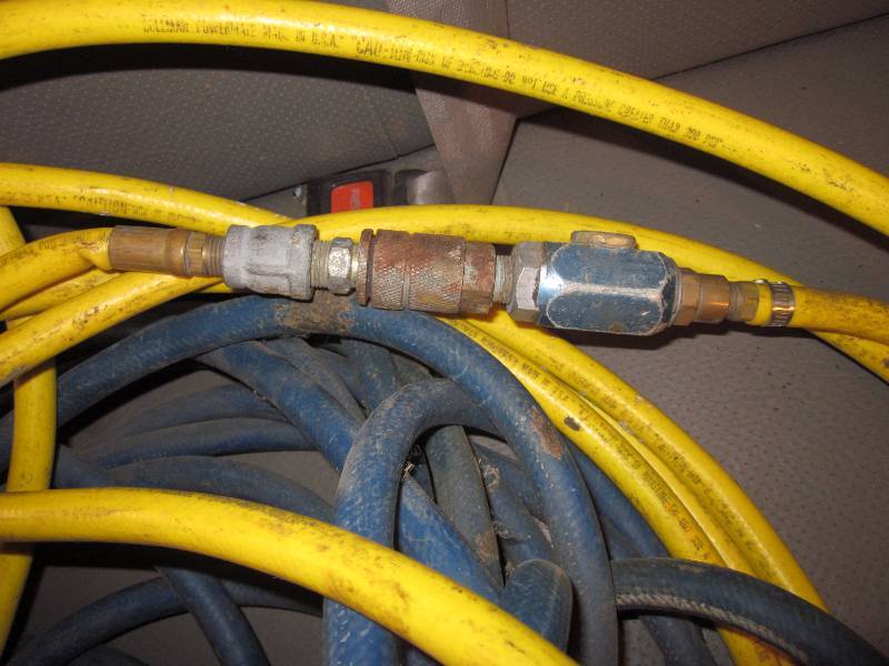 lot 190 image: 2 Sections of Air Hose